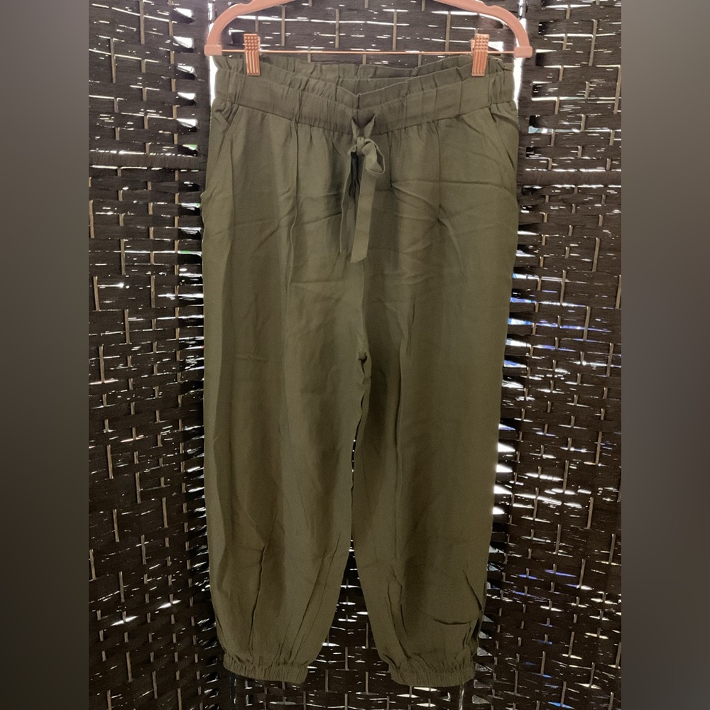 DOE & RAE OLIVE JOGGERS